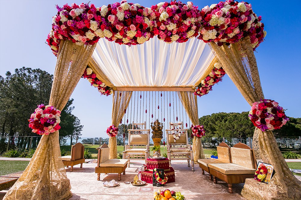 wedding-mandap-taiyaari-shuru